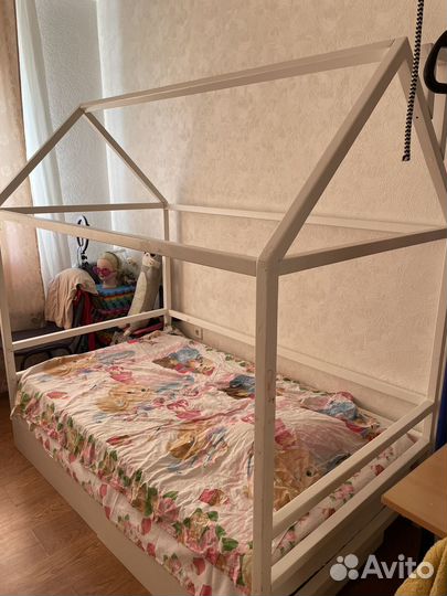 Детская кровать домик с матрасом