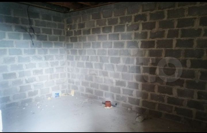 Комната 17 м² в 4-к., 2/2 эт.