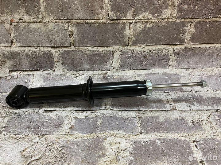 Амортизатор перед Land Rover Discovery 3 без ACE