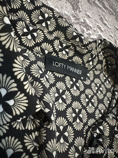 Платье размер М Lofty Manner