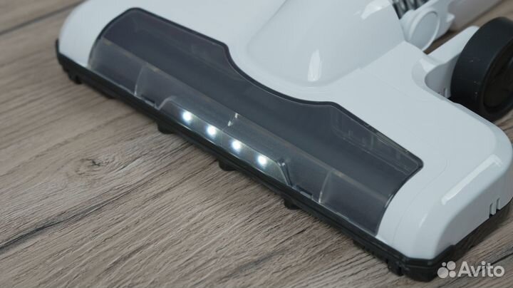 Вертикальный пылесос Midea VSS1800