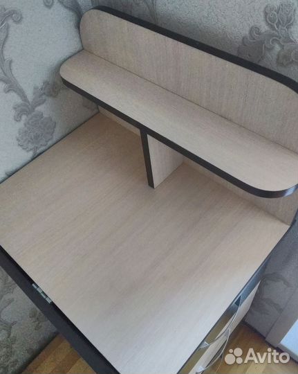 Маникюрный стол складной