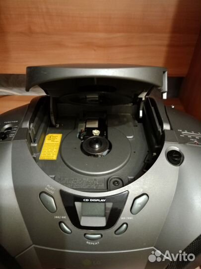 Магнитофон бумбокс LG