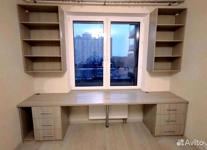 Рабочая зона у окна