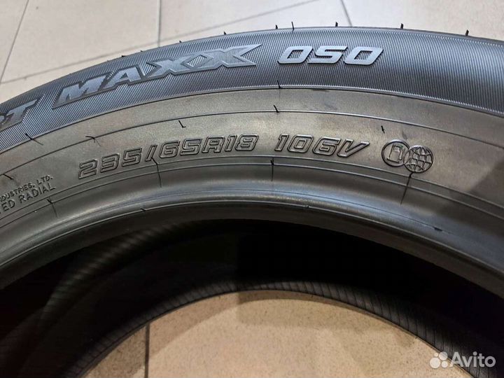 Dunlop SP Sport Maxx 050 235/65 R18 106V