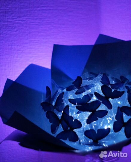 Светящиеся букеты из бабочек на заказ