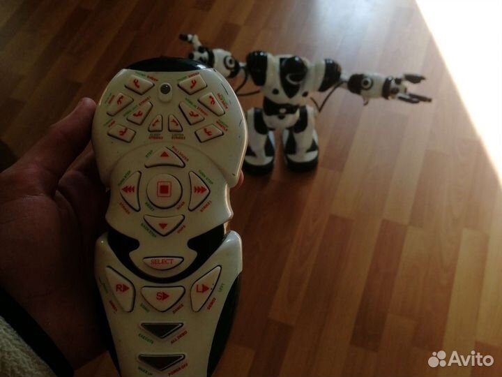 Робот на радио управлении с пультом