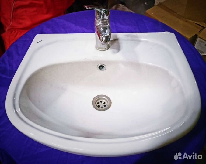 Раковина с тумбой