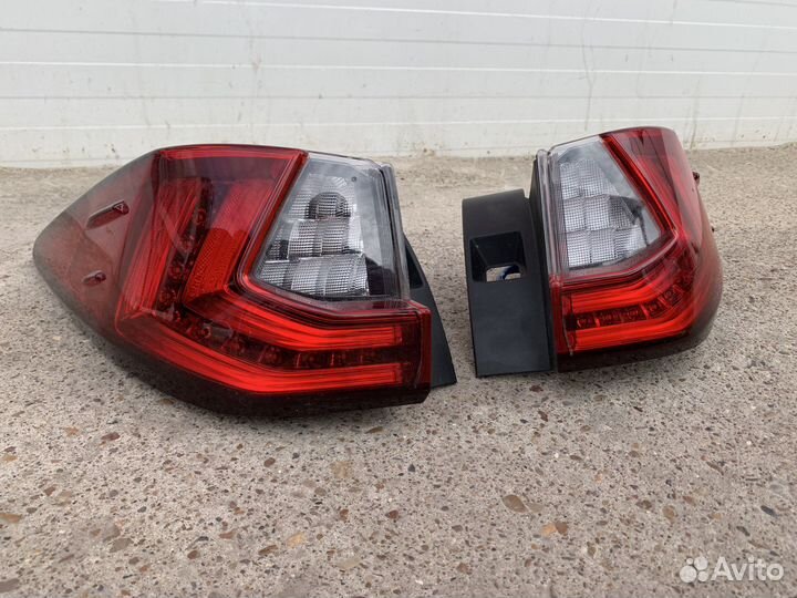 Фонарь в крыло правый Lexus RX 4