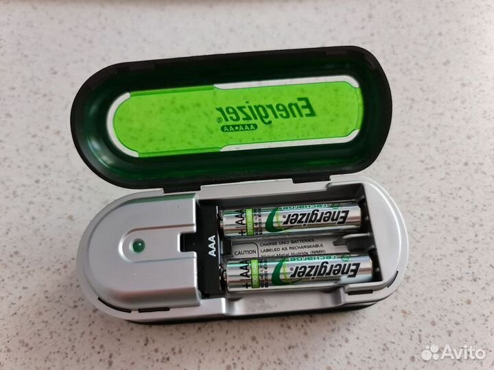 Energizer Зарядное и аккумуляторы Энерджайзер