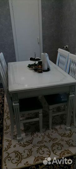 Кухонный стол