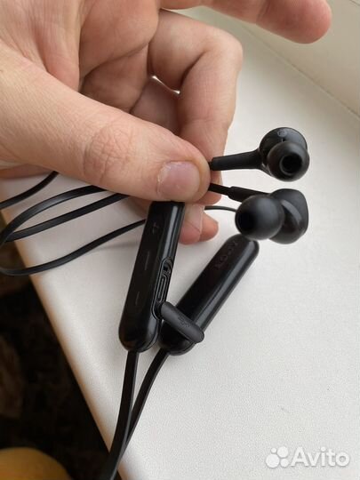 Беспроводные наушники sony