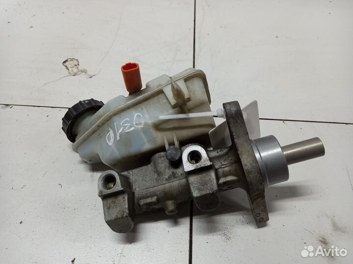 Nissan Almera (G15) lll цилиндр тормозной главный