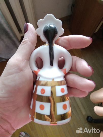 Фарфоровая статуэтка 