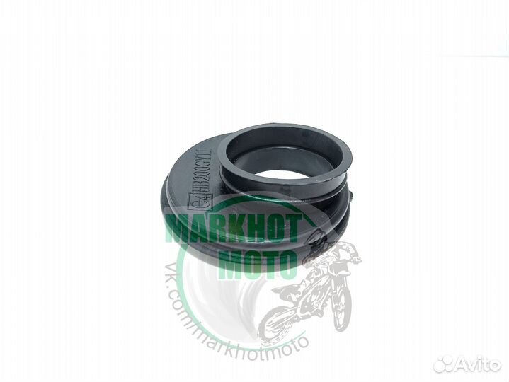 Патрубок со стороны воздушного фильтра