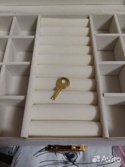 Шкатулка для украшений