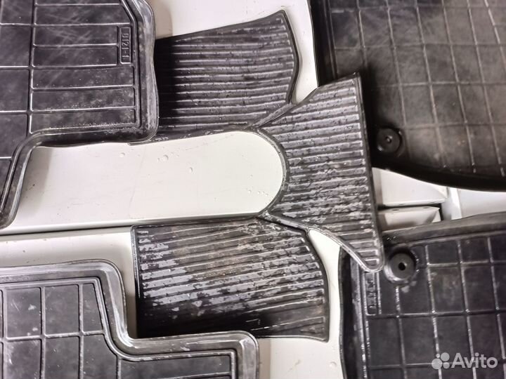 Коврик резиновый Skoda Rapid