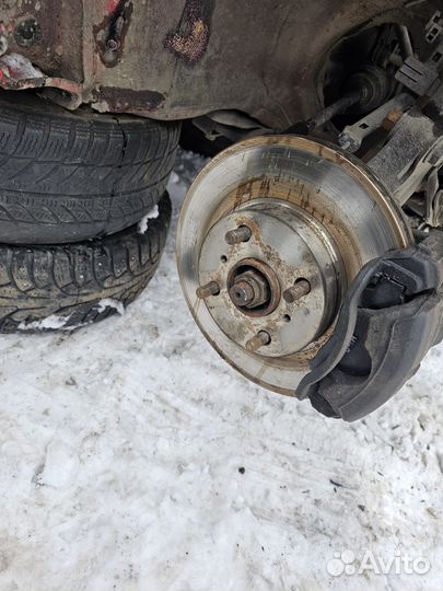 Суппорт передний правый левый toyota corolla e110