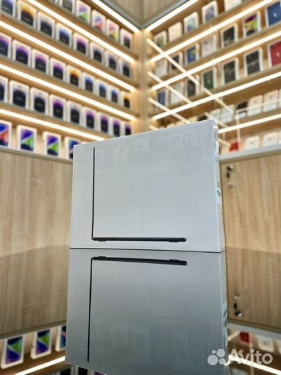 MacBook Air M2 13