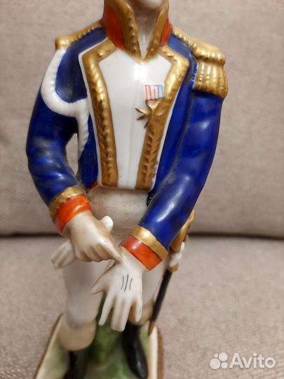 Фарфоровые статуэтки