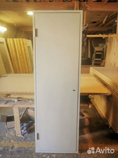 Дверь строительная