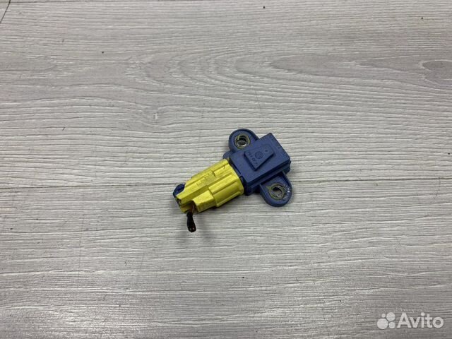 Датчик удара подушки безопасности Volkswagen