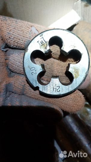 Метчики, плашки