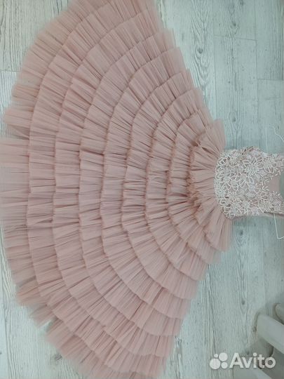 Нарядное платье для девочки