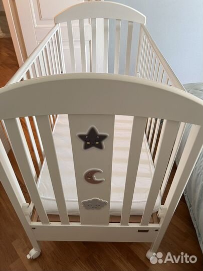 Детская кроватка