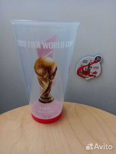 Стакан и магнит с чемпионата мира по футболу 2018