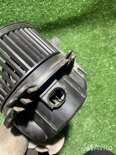 Моторчик печки Renault symbol 08г