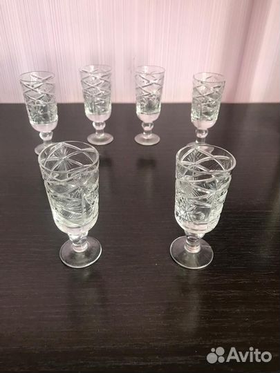 Хрустальные рюмки, салатник, менажница