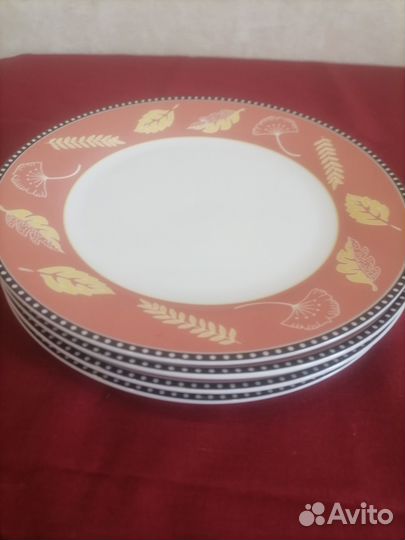 Набор тарелок новый