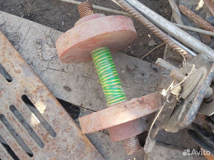 Гантеля самодельная примерно на 10 -15 кг