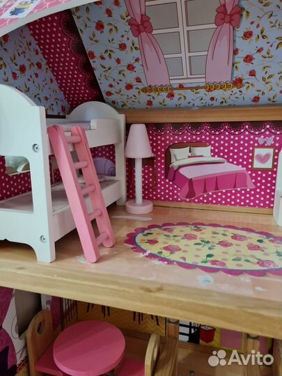 Кукольный домик деревянный с мебелью