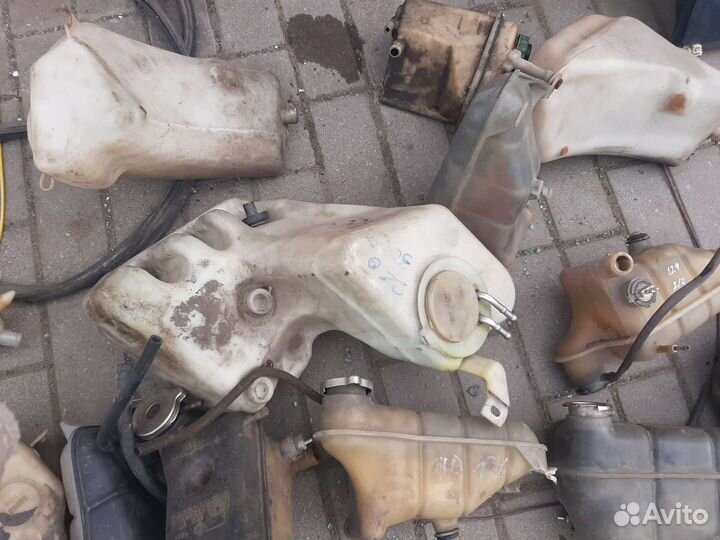 Бачок омывателя,расширительный бачек 124/201