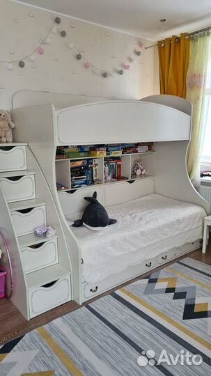 Двухэтажная кровать детская с прикроватной тумбой