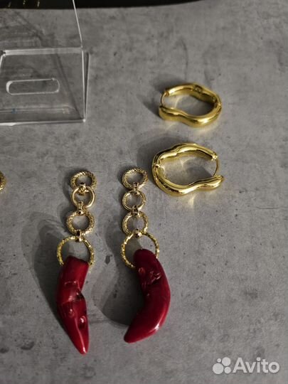 Серьги конго с подвесками из жемчуга и коралла