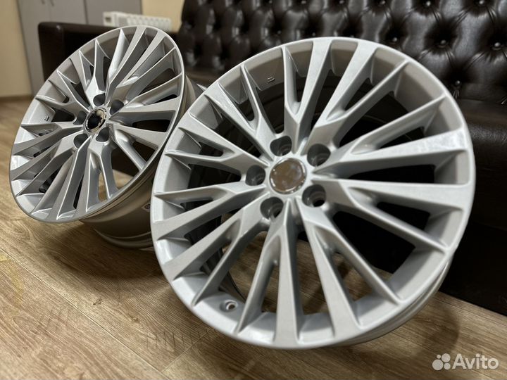 Новые литые диски R18 5-114.3 60.1