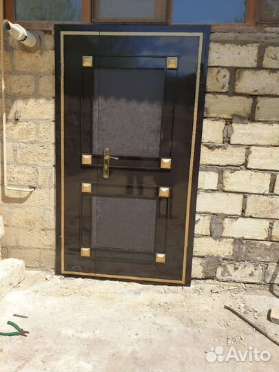 Входная дверь