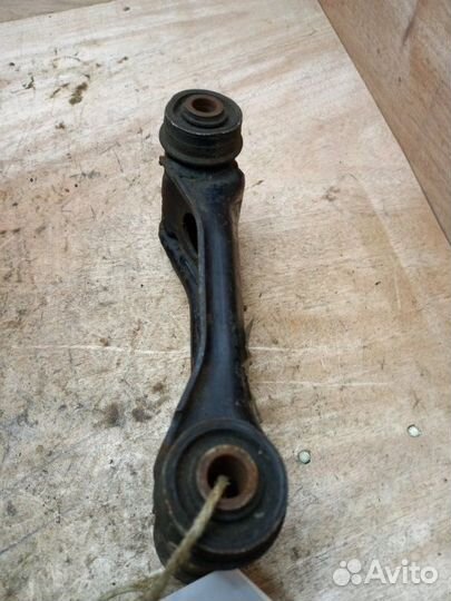 Рычаг подвески верхний передний правый Nissan