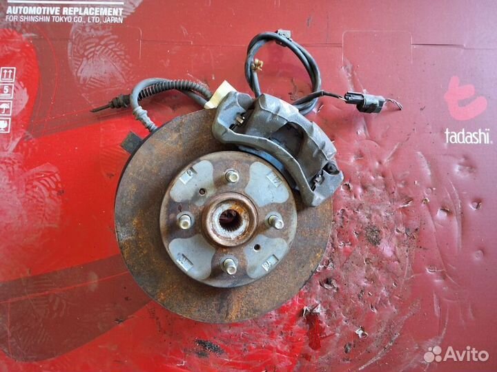 Ступица Mitsubishi Lancer cedia wagon CS5W (Переднее Правое)