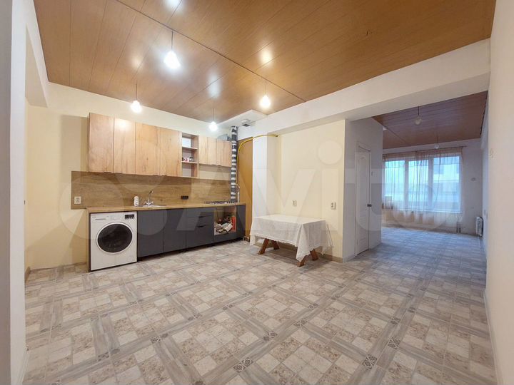 2-к. квартира, 80 м², 1/9 эт.