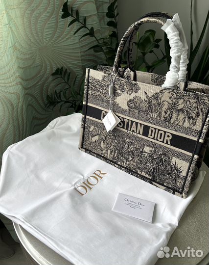 Сумка женская Dior Book Tote, средний формат