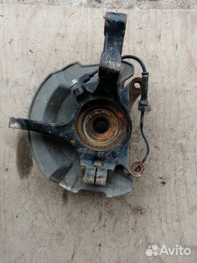 Ступица передняя левая Suzuki Liana RB J20A