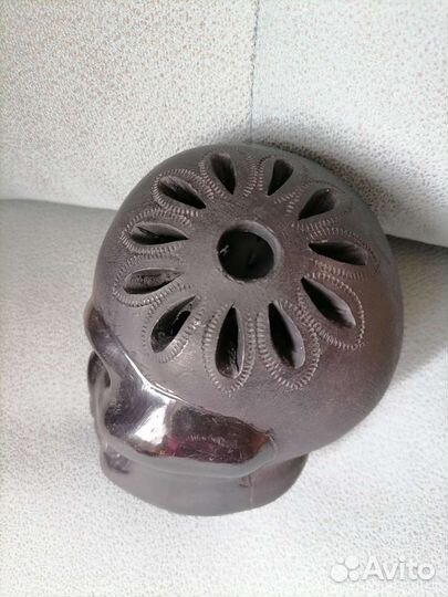 Череп из чёрной глины, Мексика