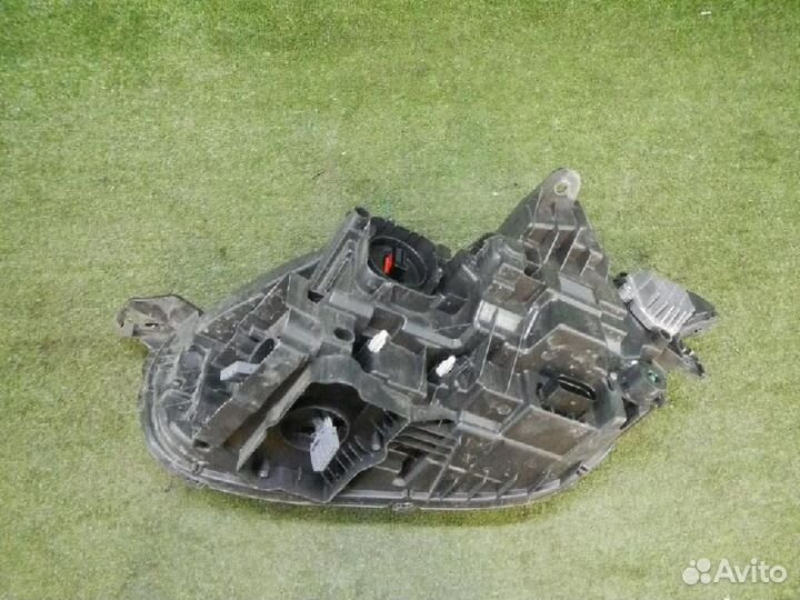 Фара правая Volvo XC90