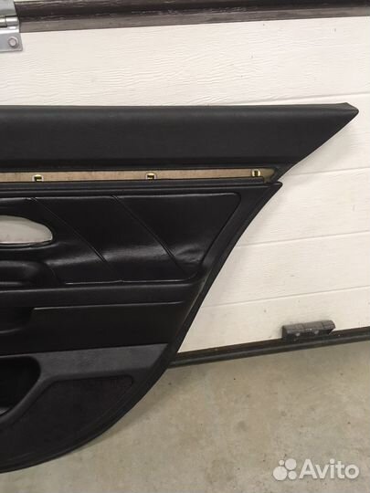 Задняя правая обшивка двери bmw e38