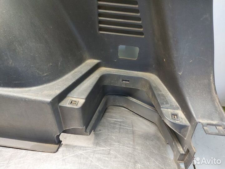 Обшивка багажника задняя правая Nissan Qashqai+2