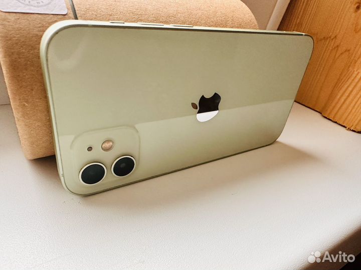 iPhone 12, 64 ГБ